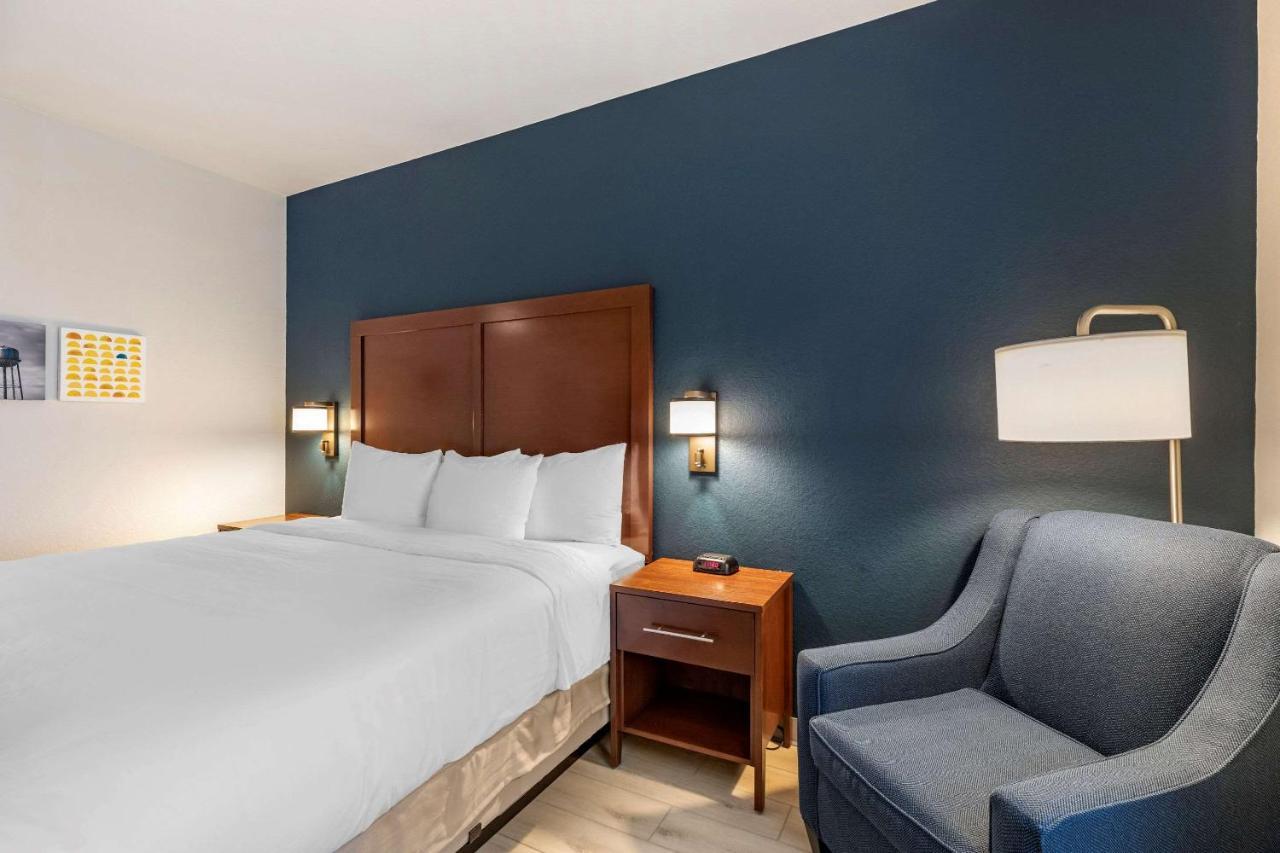Comfort Inn & Suites Bennett Strasburg Extérieur photo