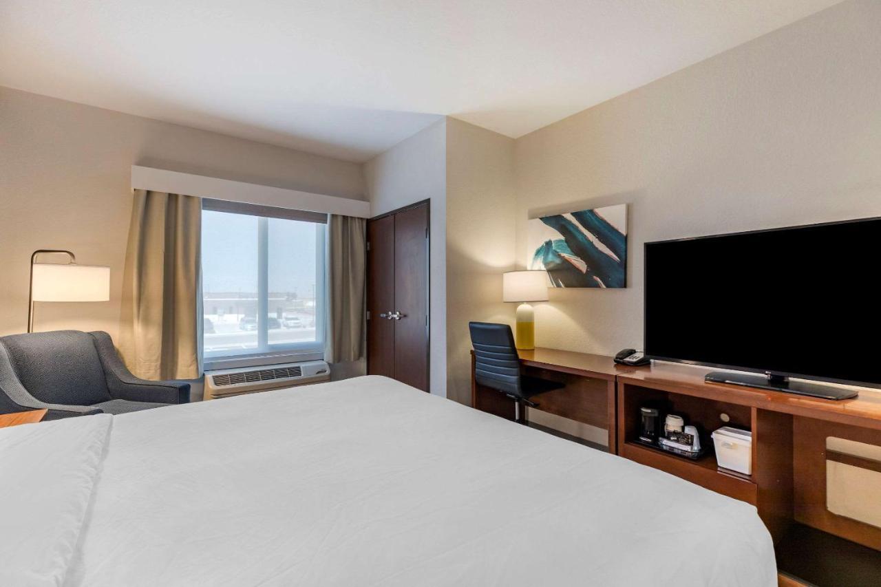 Comfort Inn & Suites Bennett Strasburg Extérieur photo