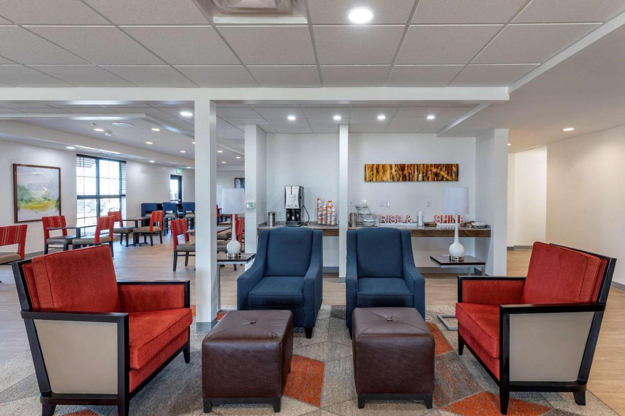 Comfort Inn & Suites Bennett Strasburg Extérieur photo