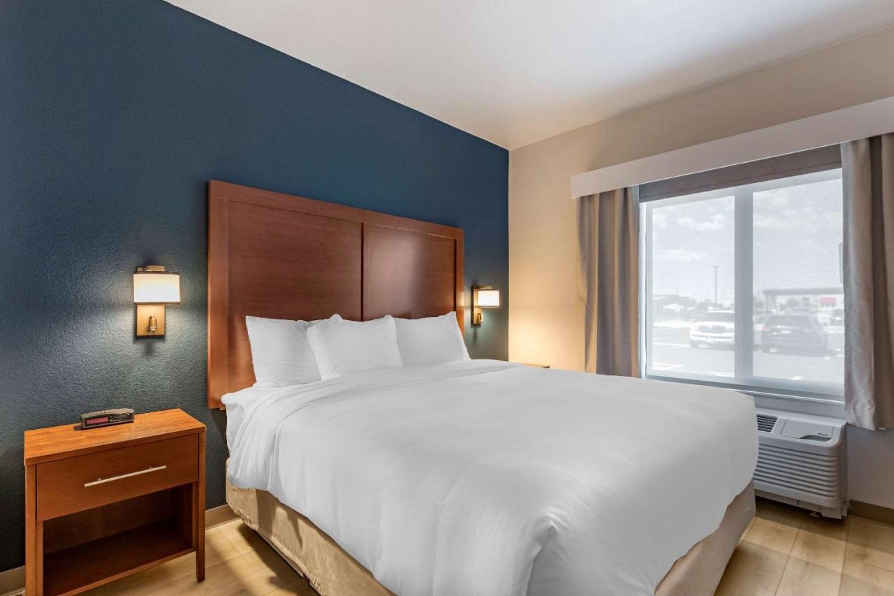 Comfort Inn & Suites Bennett Strasburg Extérieur photo