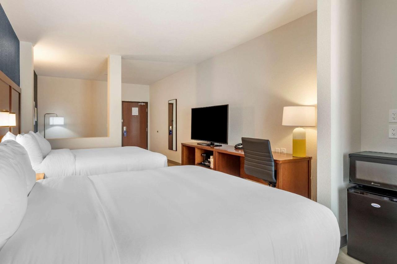 Comfort Inn & Suites Bennett Strasburg Extérieur photo