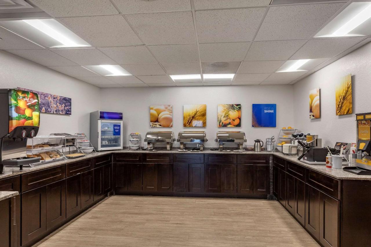 Comfort Inn & Suites Bennett Strasburg Extérieur photo