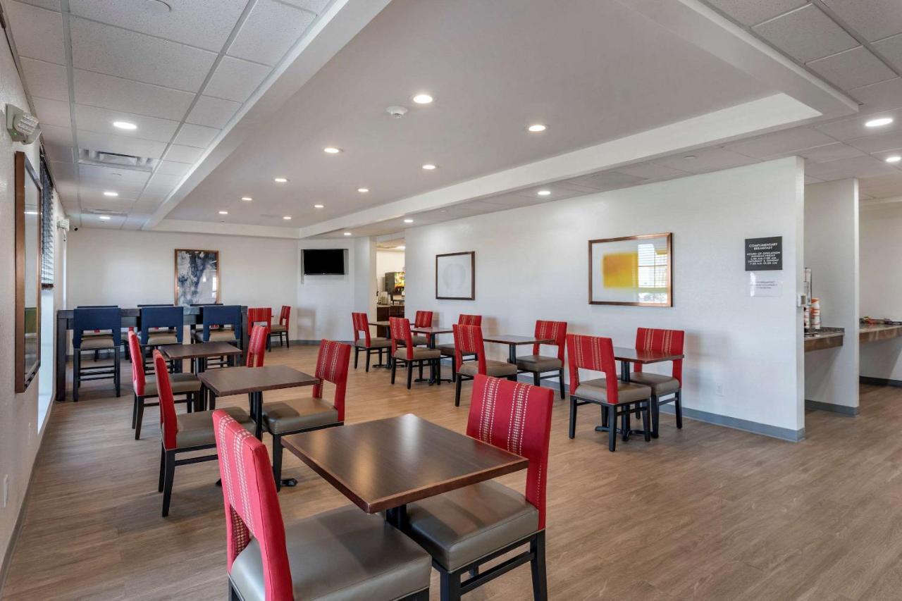 Comfort Inn & Suites Bennett Strasburg Extérieur photo